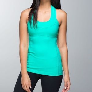(NWOT) Lululemon Athletica Scoop Neck Tank Size 6